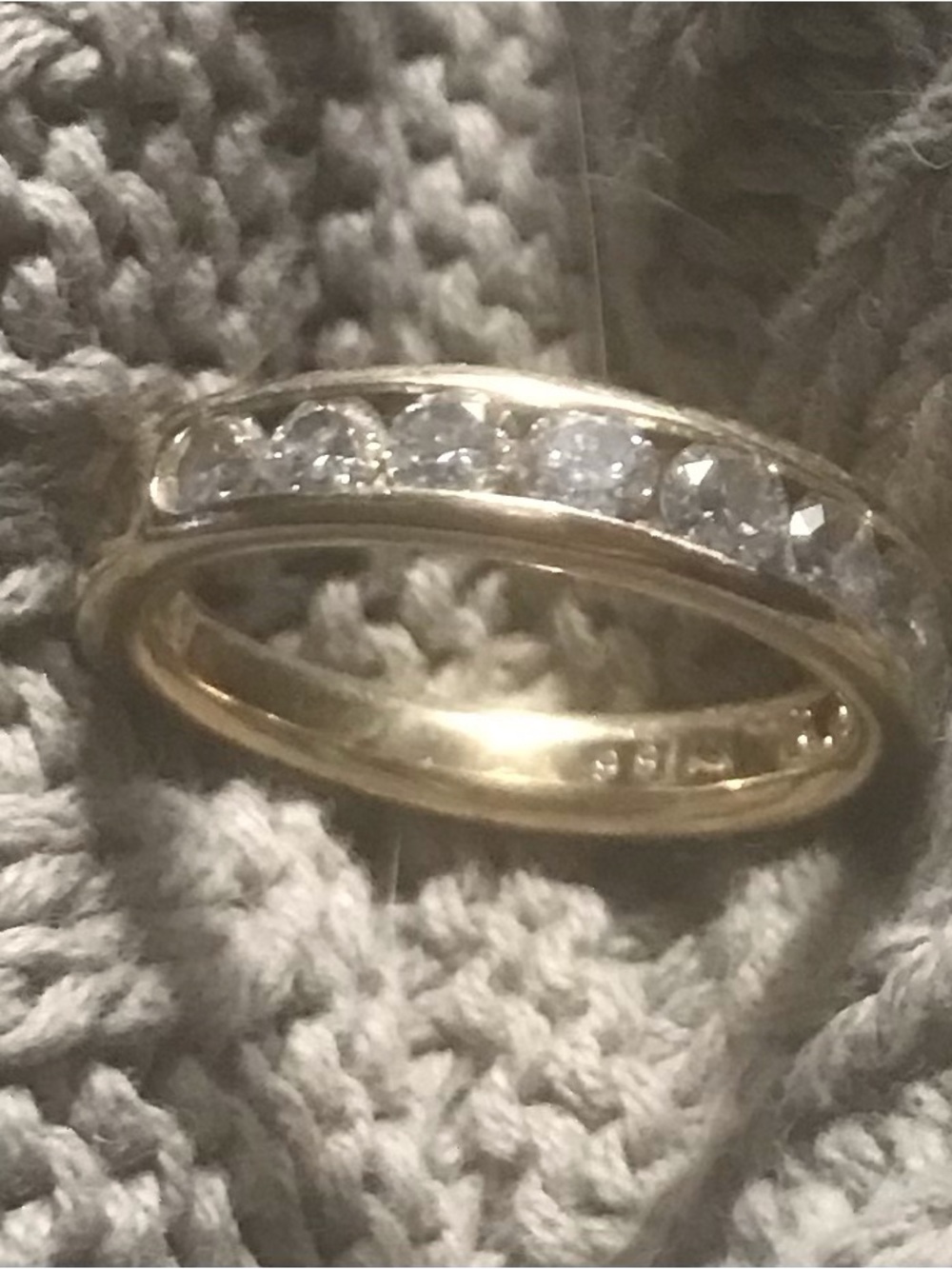 Beautiful Helzberg’s 1 CTW Diamond Anniversary Ring 5 3/4